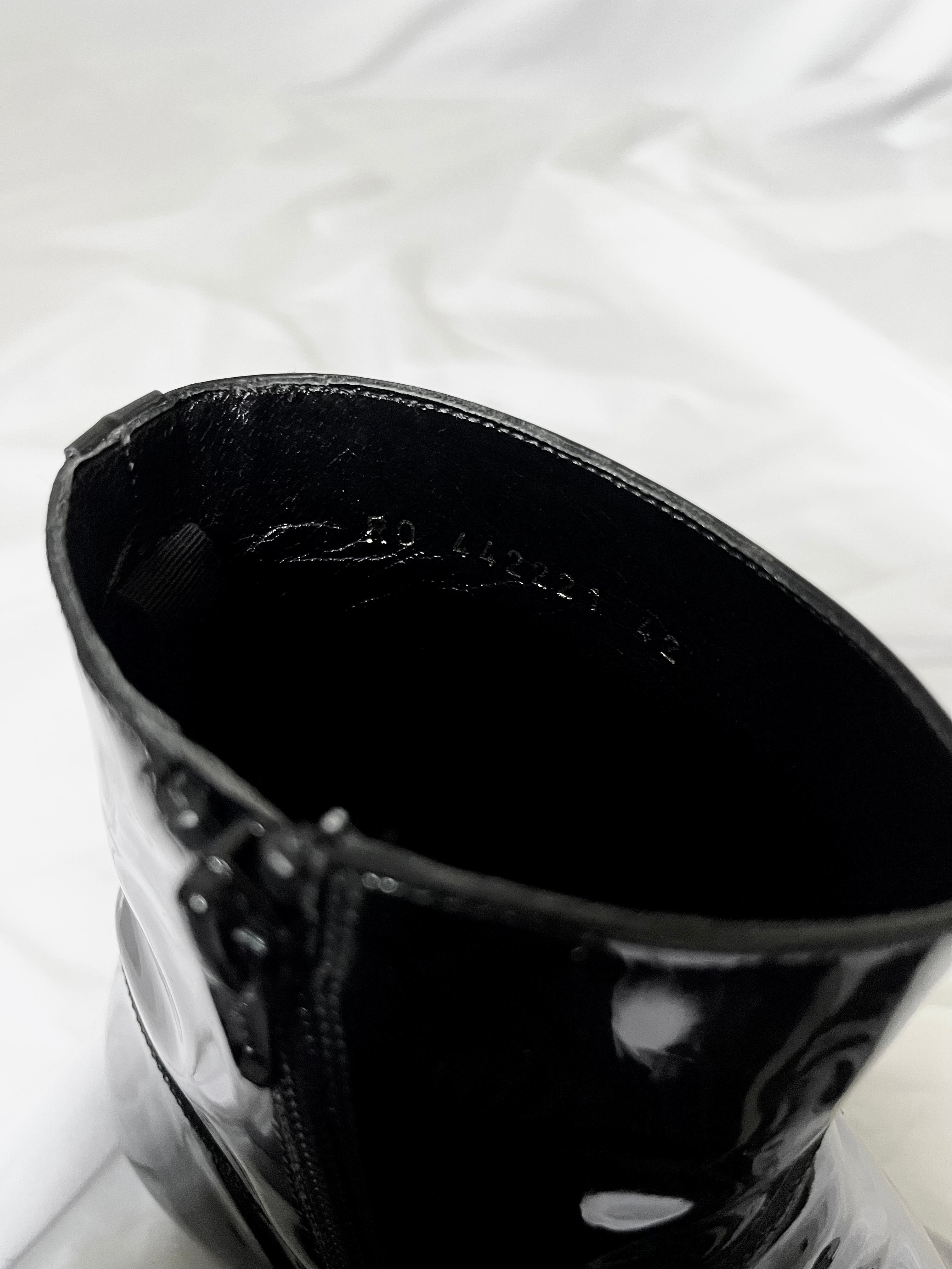 SAINT LAURENT PARIS PATENT LEATHER GLOSSY BOOTS IN 42