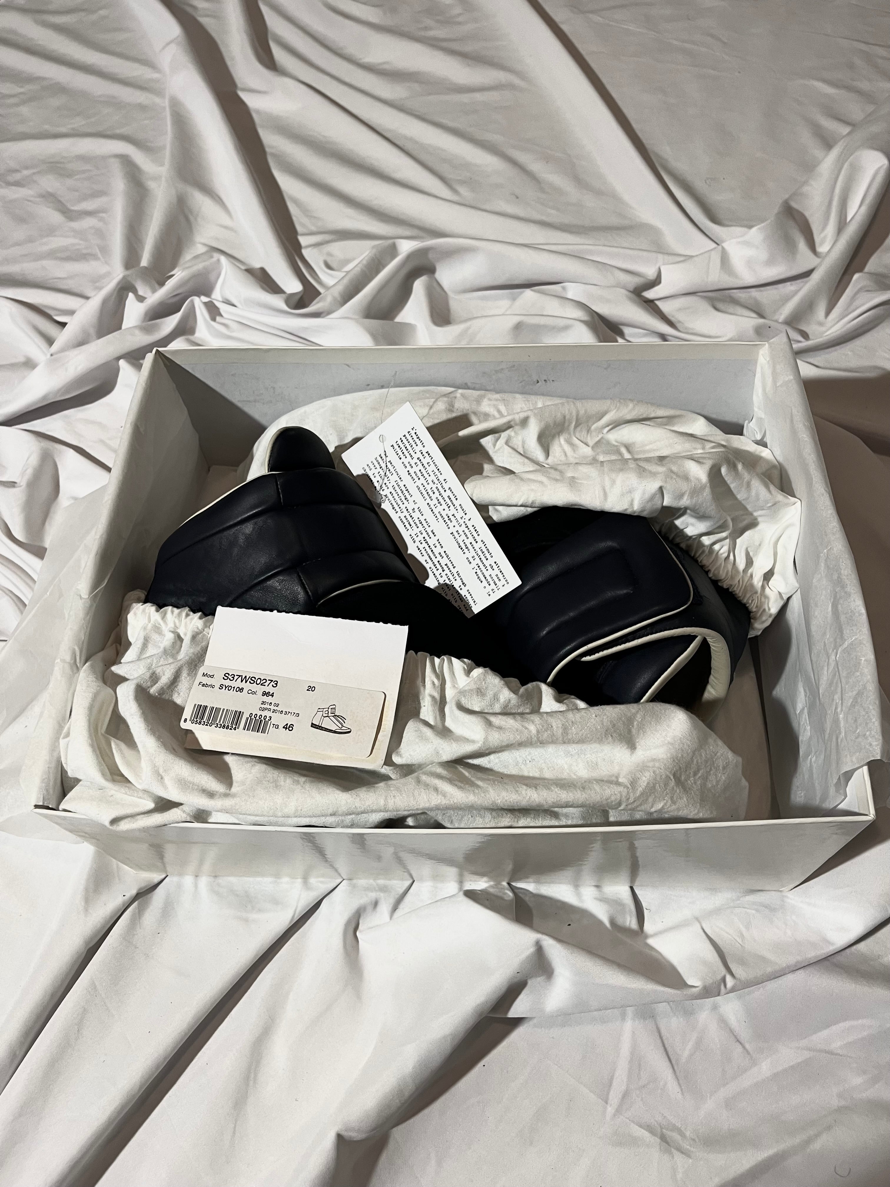 MAISON MARGIELA "FUTURE" HIGH TOP SNEAKER NAVY/BLACK SUEDE HIGH TOP SNEAKERS IN 46 DS