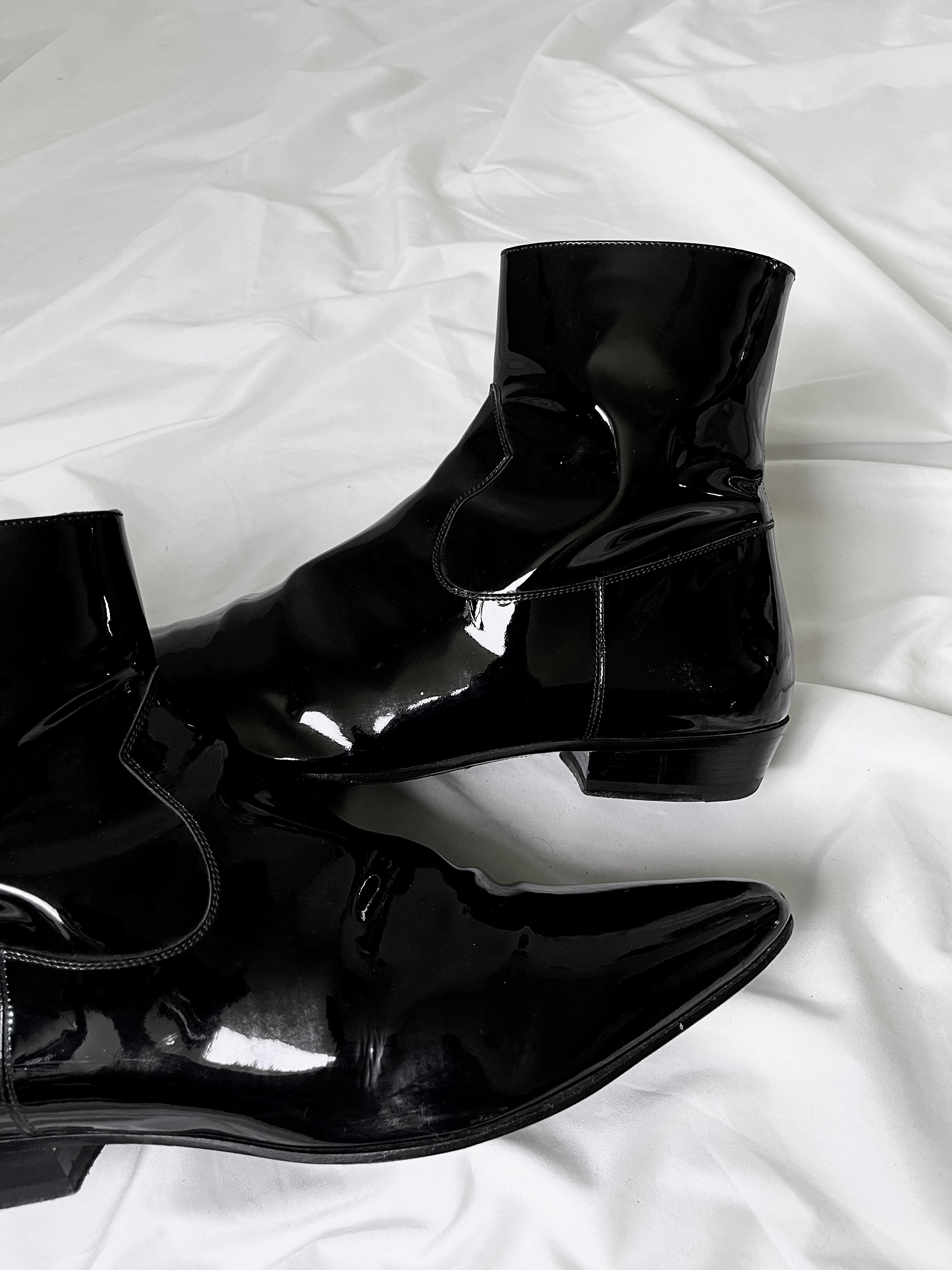 SAINT LAURENT PARIS PATENT LEATHER GLOSSY BOOTS IN 42