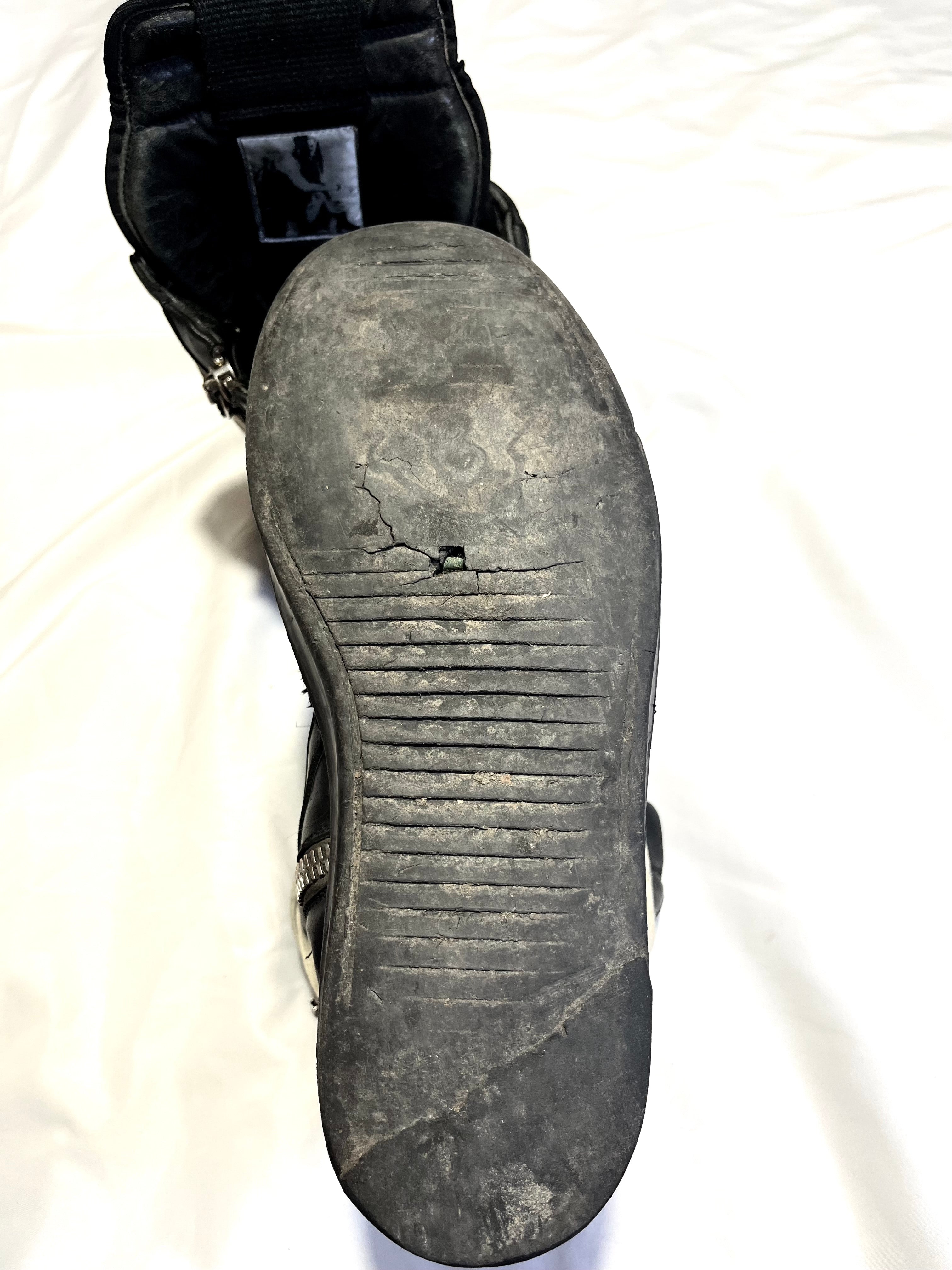 RICK OWENS TRIPLE BLACK LEATHER GEOBASKETS IN 41.5