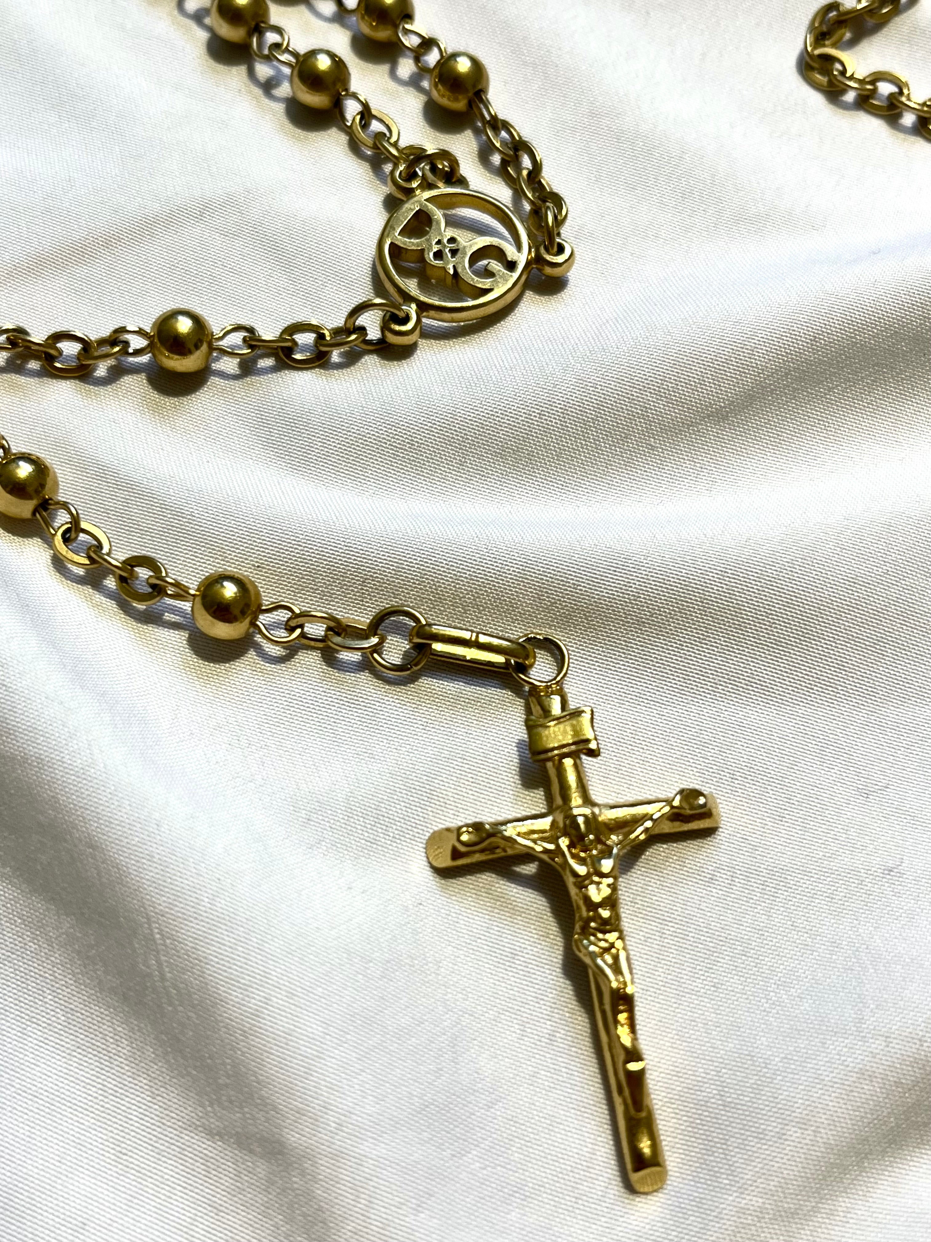 DOLCE & GABANNA GOLDEN SPELLOUT CHARM ROSARY JESUS CROSS NECKLACE