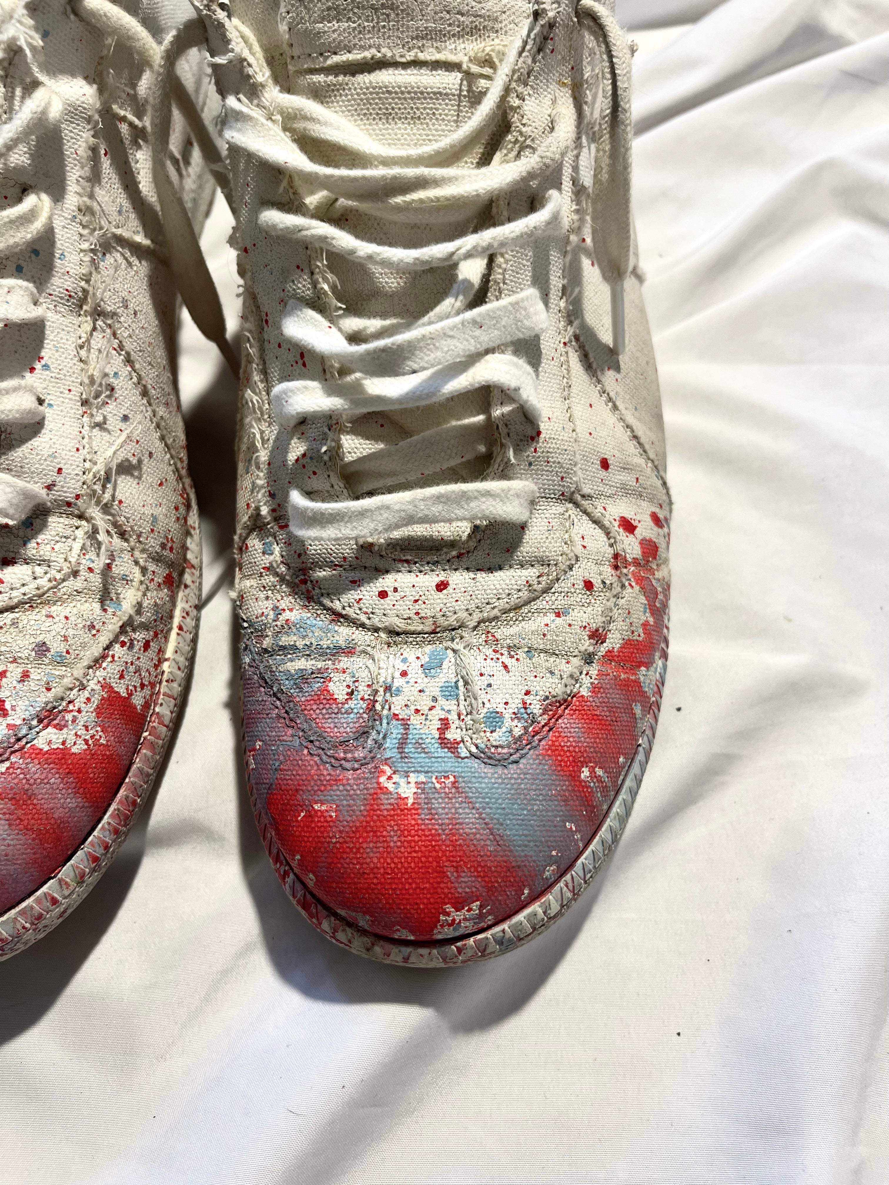 MAISON MARGIELA WHITE CANVAS PAINT SPLATTER RED/BLUE GATS