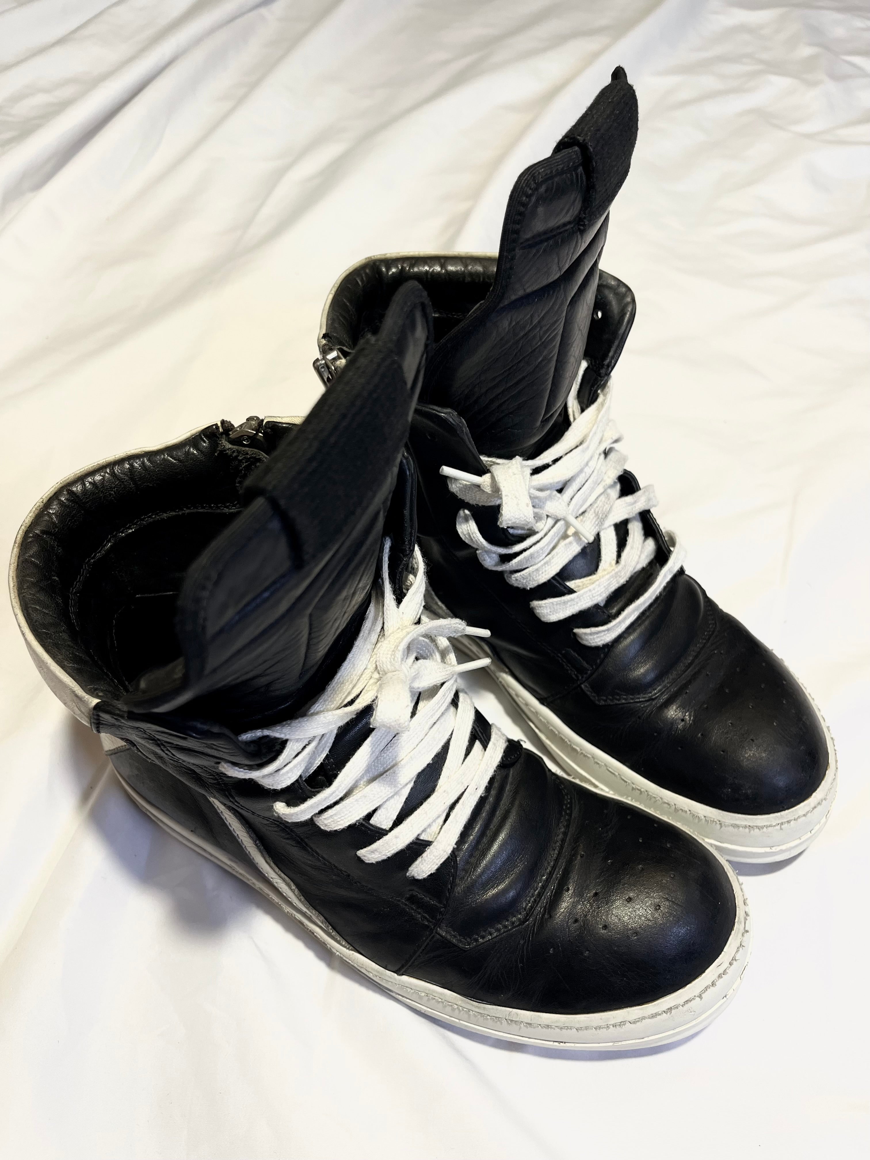 RICK OWENS FW17 'WALRUS' BLACK/MILK OG CLASSIC LEATHER GEOBASKETS