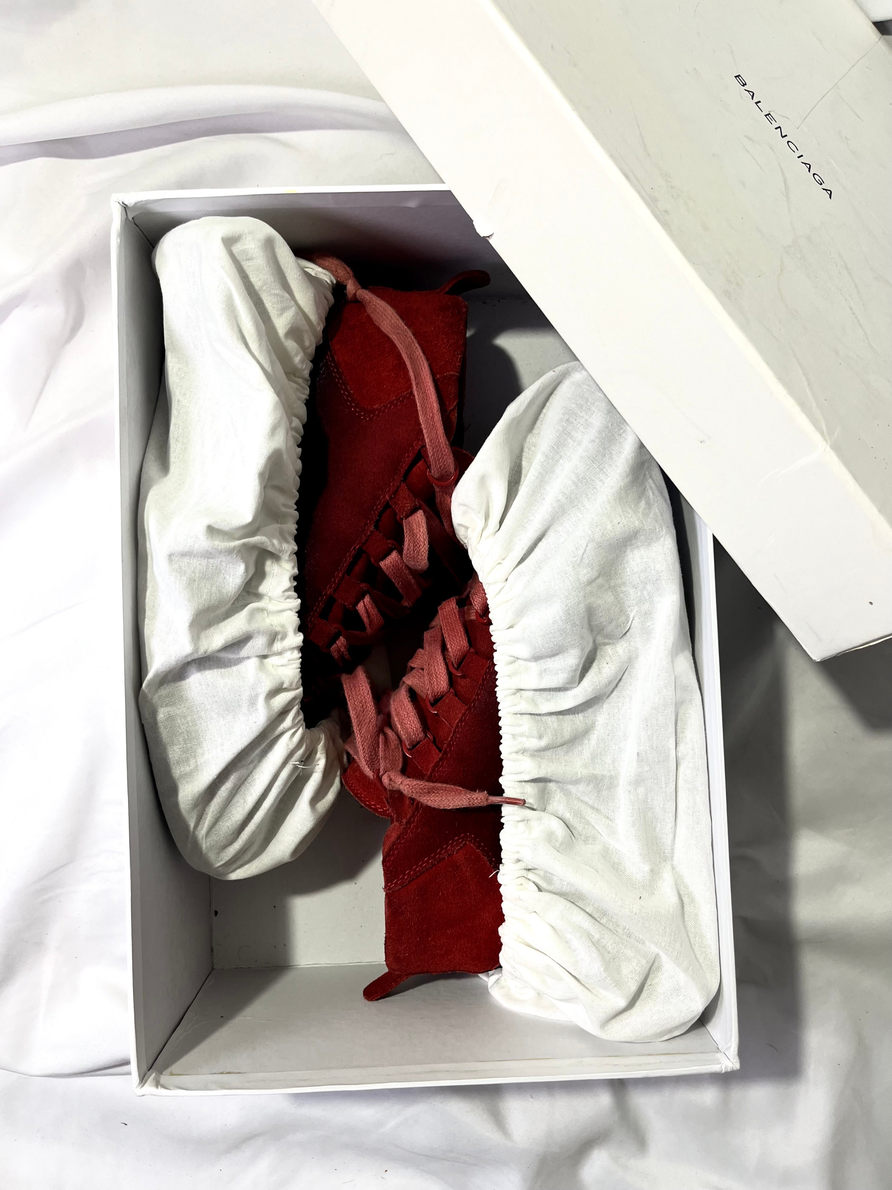 BALENCIAGA ARENA RED OMBRE GRADIENT IN SIZE 42