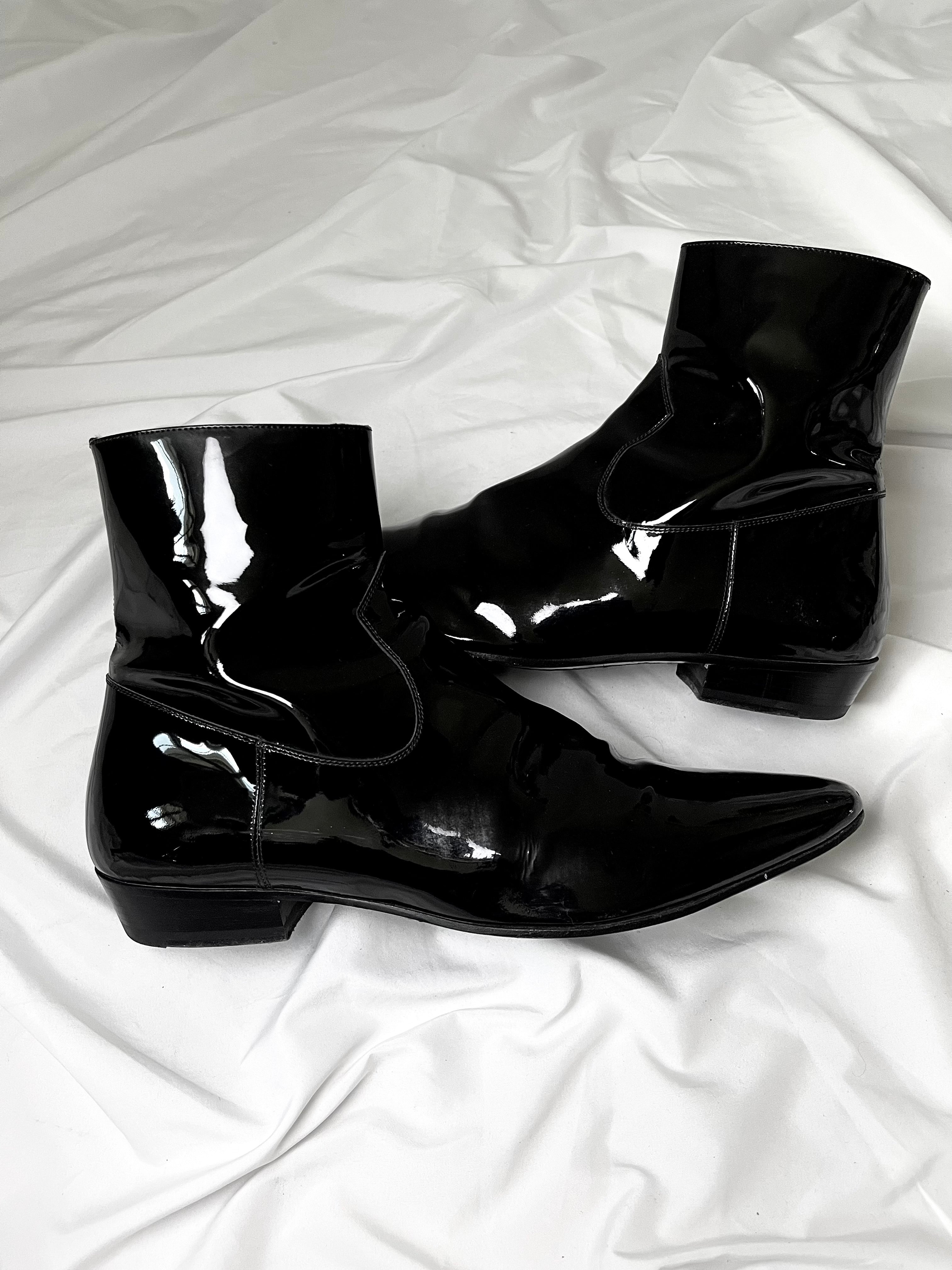 SAINT LAURENT PARIS PATENT LEATHER GLOSSY BOOTS IN 42