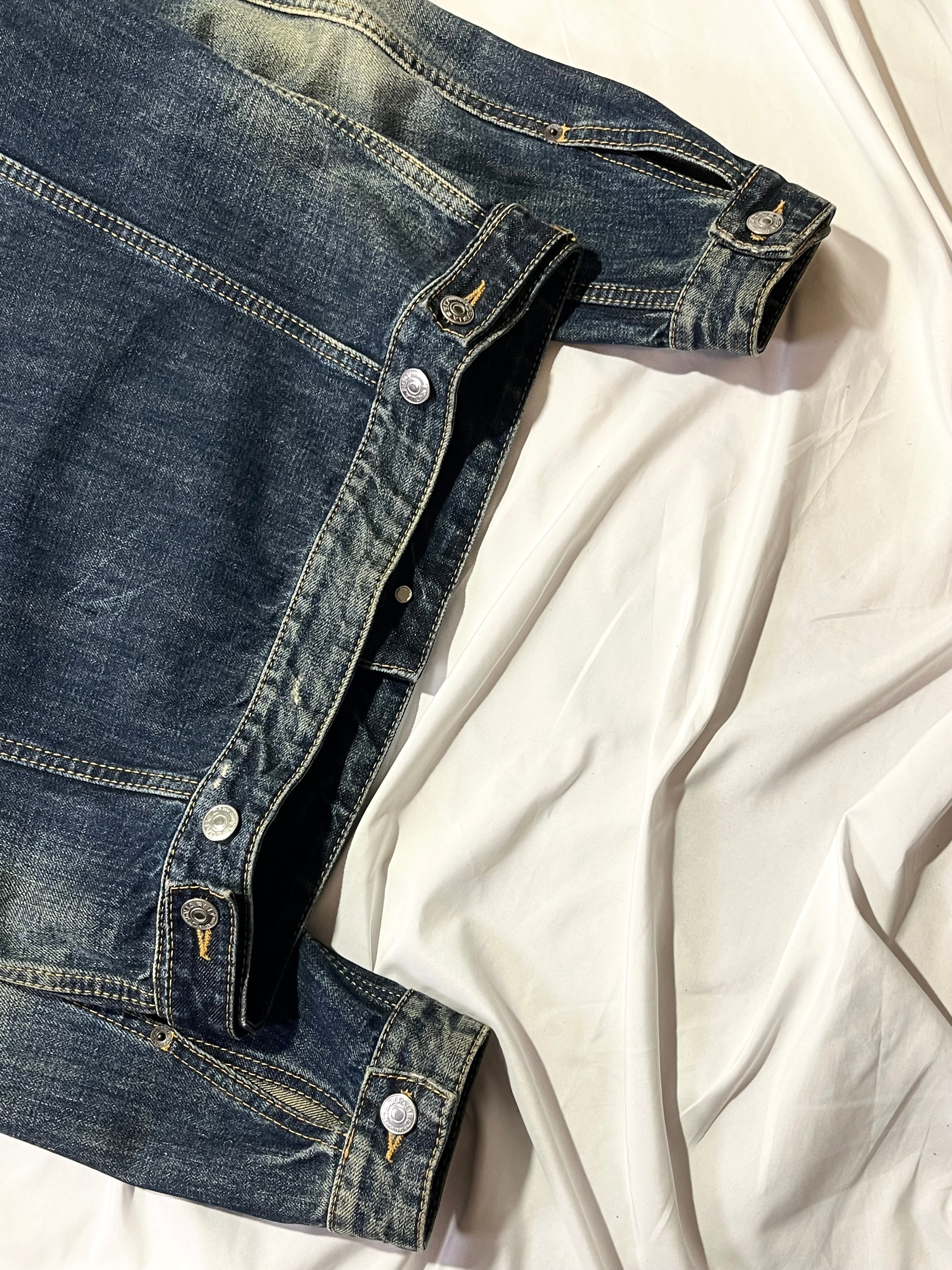 DSQUARED2 STUDDED DENIM TRUCKER JACKET IN SIZE 46