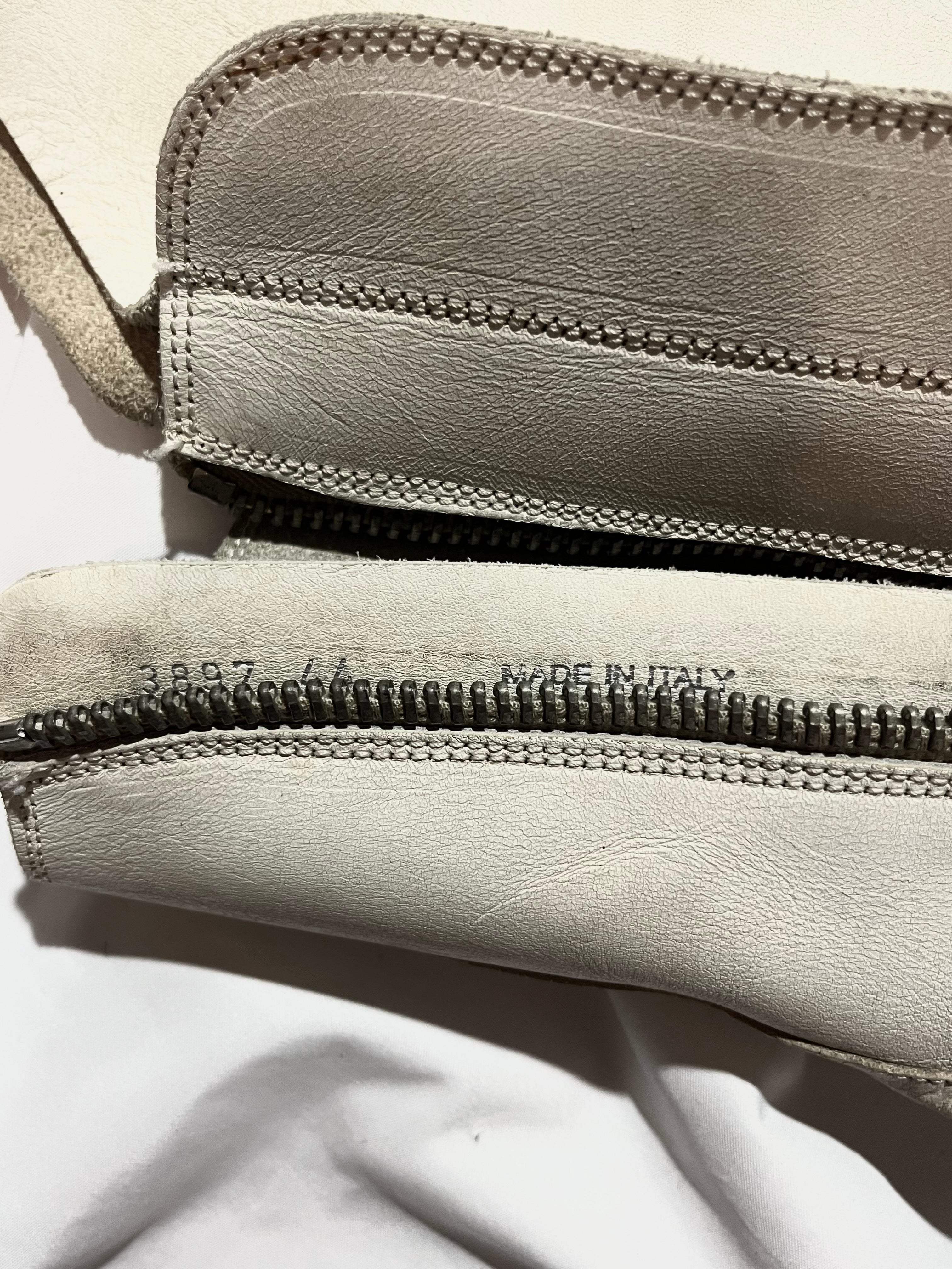RICK OWENS WHITE/MILK LEATHER LACELESS /MOUNTAIN RAMONES