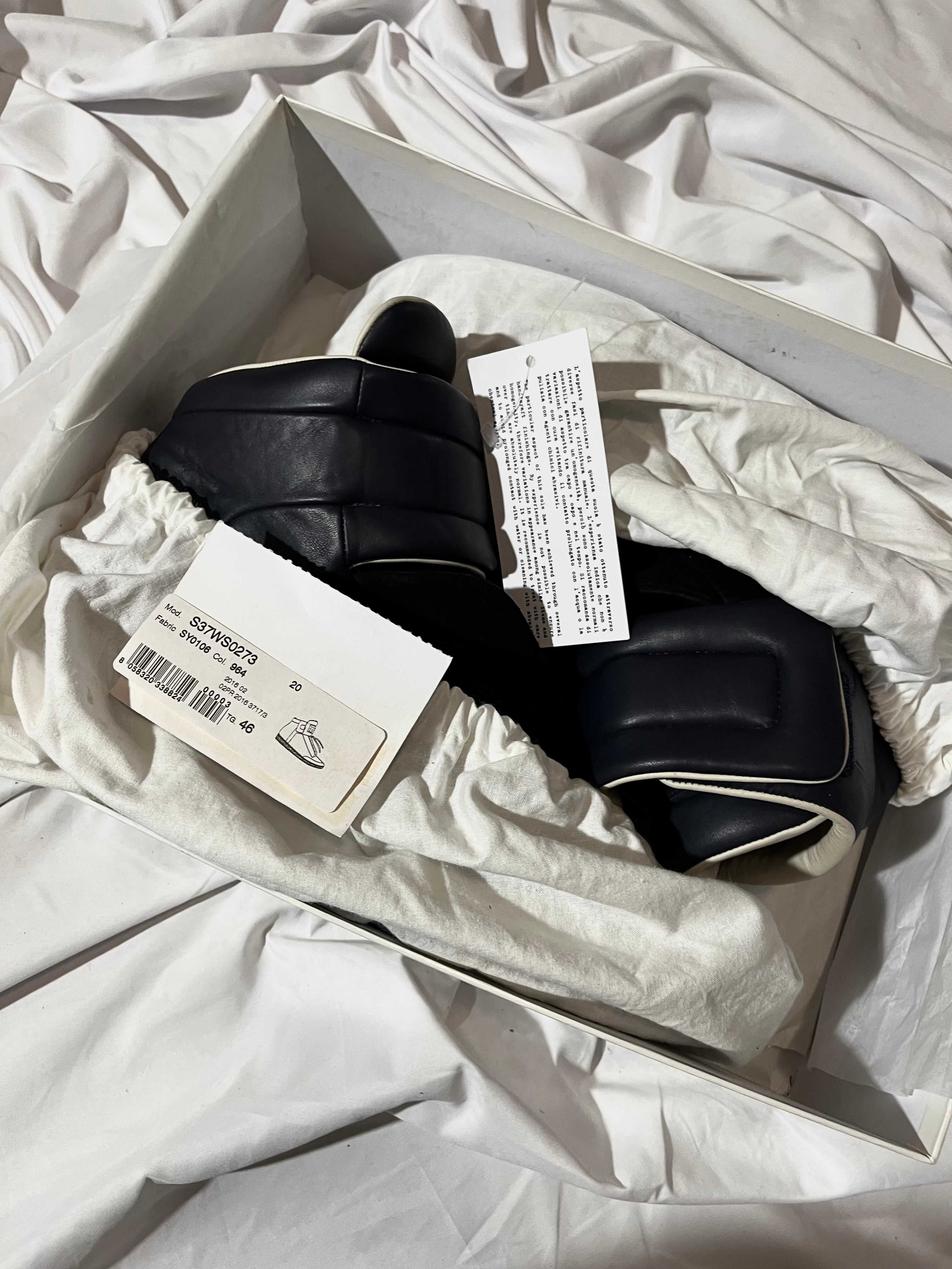 MAISON MARGIELA "FUTURE" HIGH TOP SNEAKER NAVY/BLACK SUEDE HIGH TOP SNEAKERS IN 46 DS