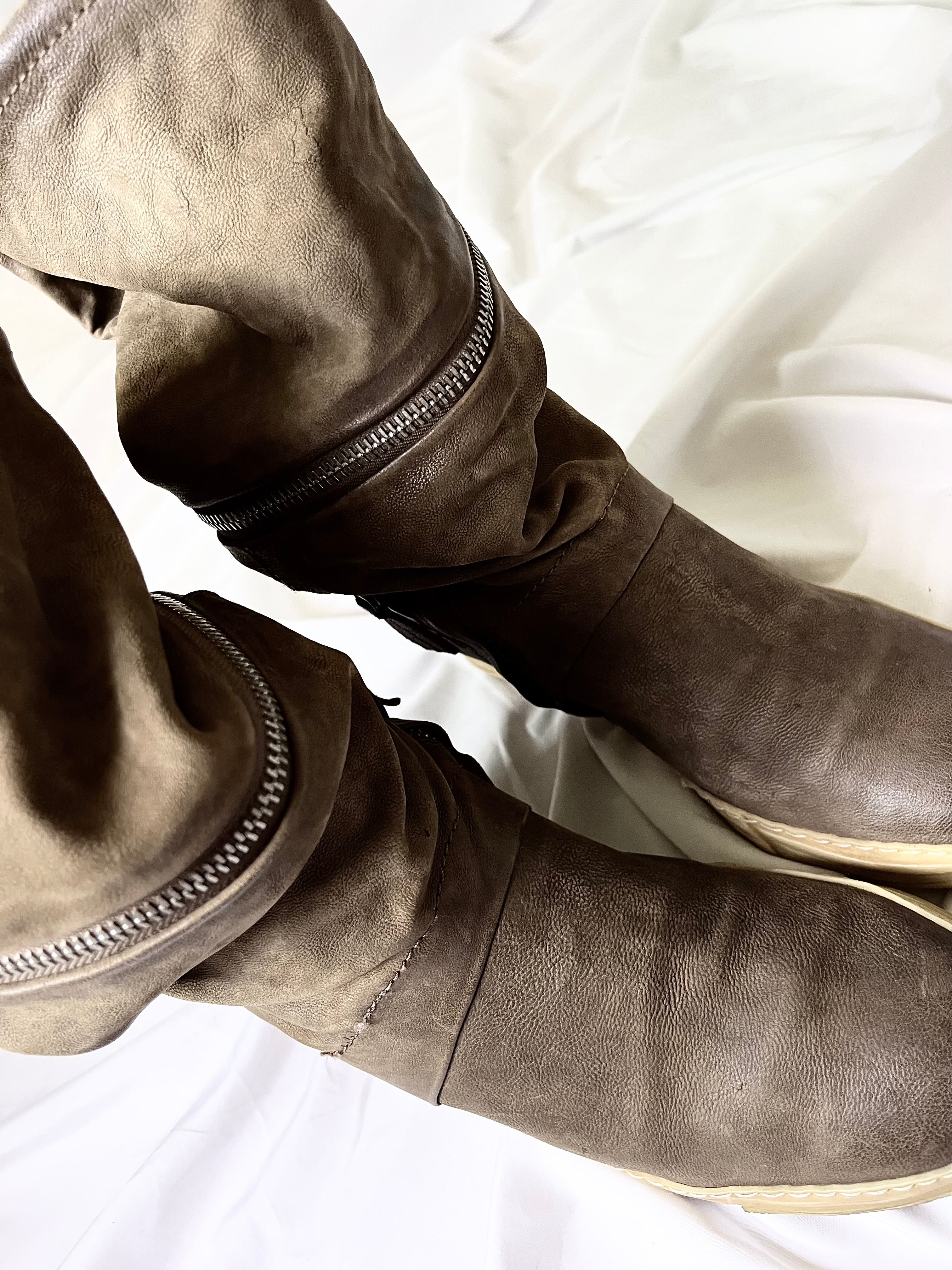 AS98 TORNADO LEATHER ZIPPER WEDGES IN SIZE 41