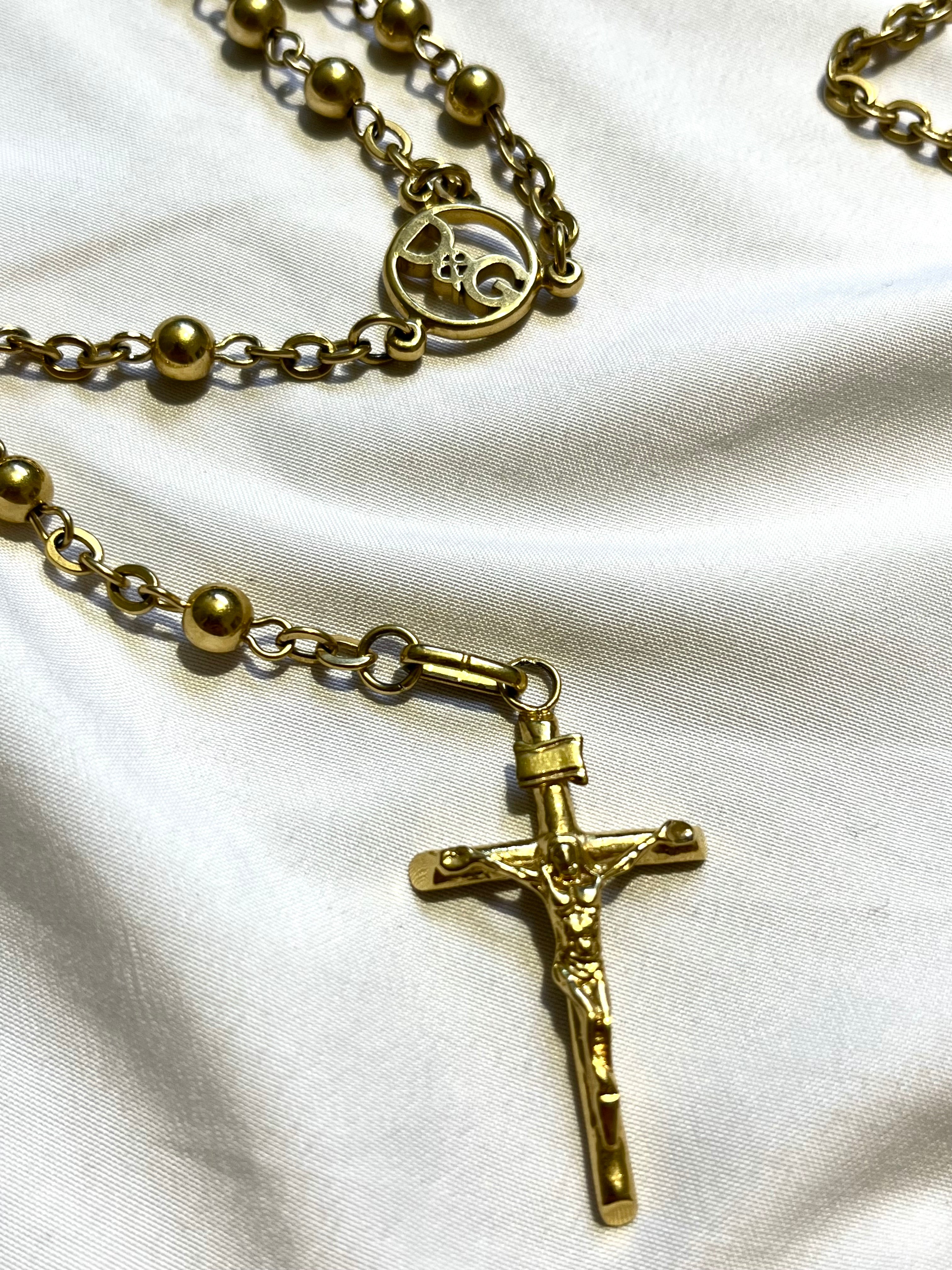 DOLCE & GABANNA GOLDEN SPELLOUT CHARM ROSARY JESUS CROSS NECKLACE