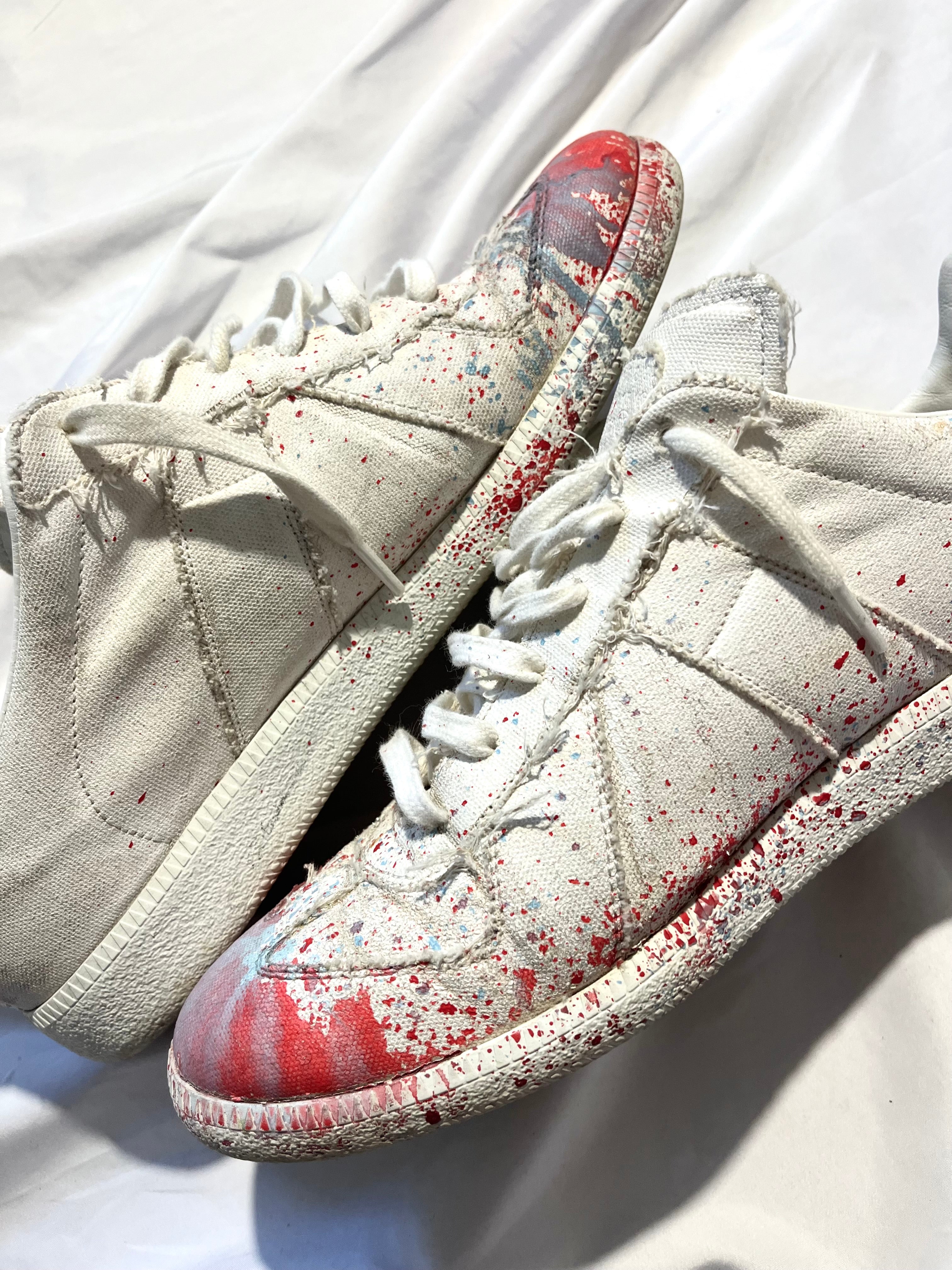 MAISON MARGIELA WHITE CANVAS PAINT SPLATTER RED/BLUE GATS