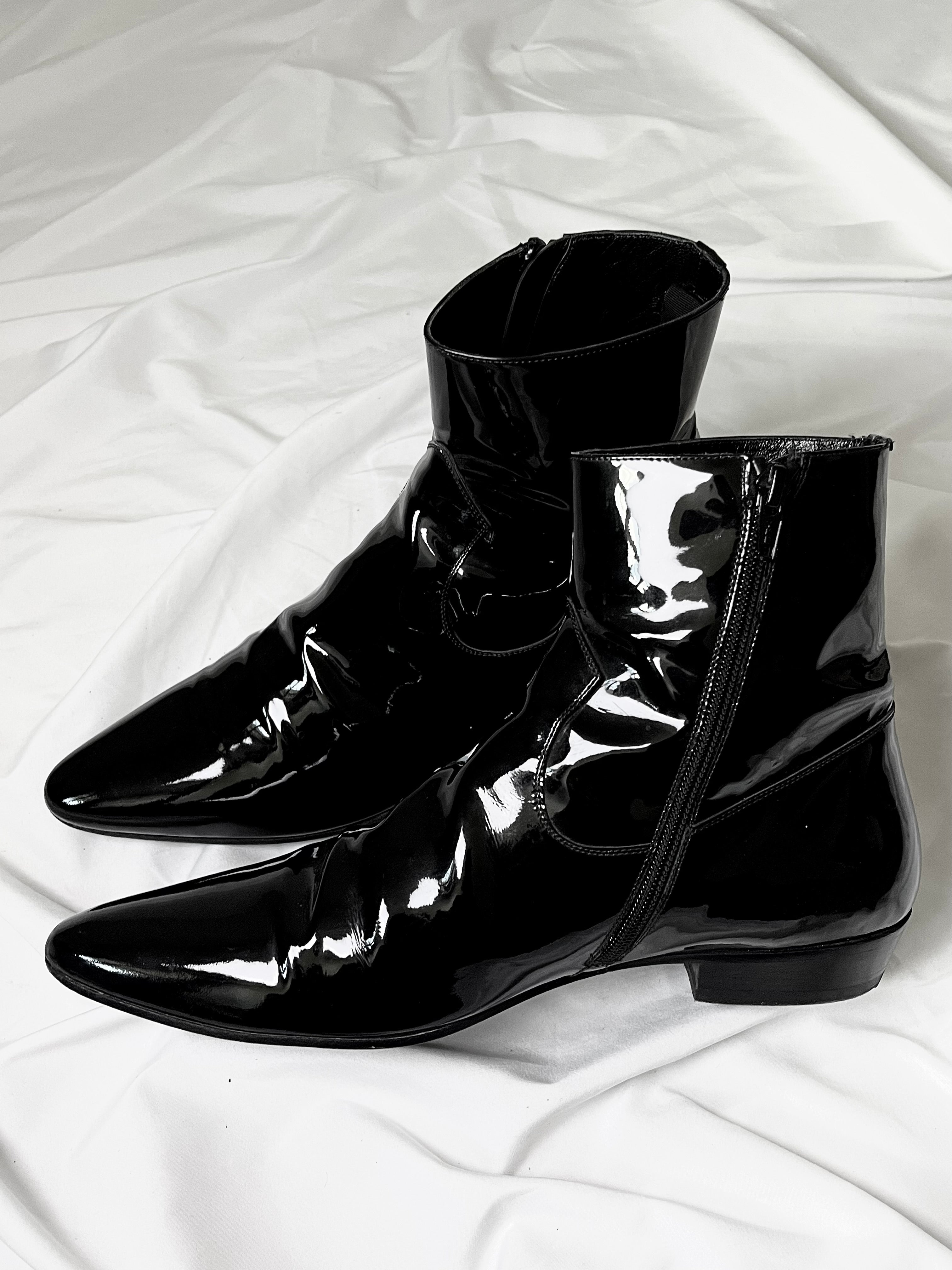 SAINT LAURENT PARIS PATENT LEATHER GLOSSY BOOTS IN 42