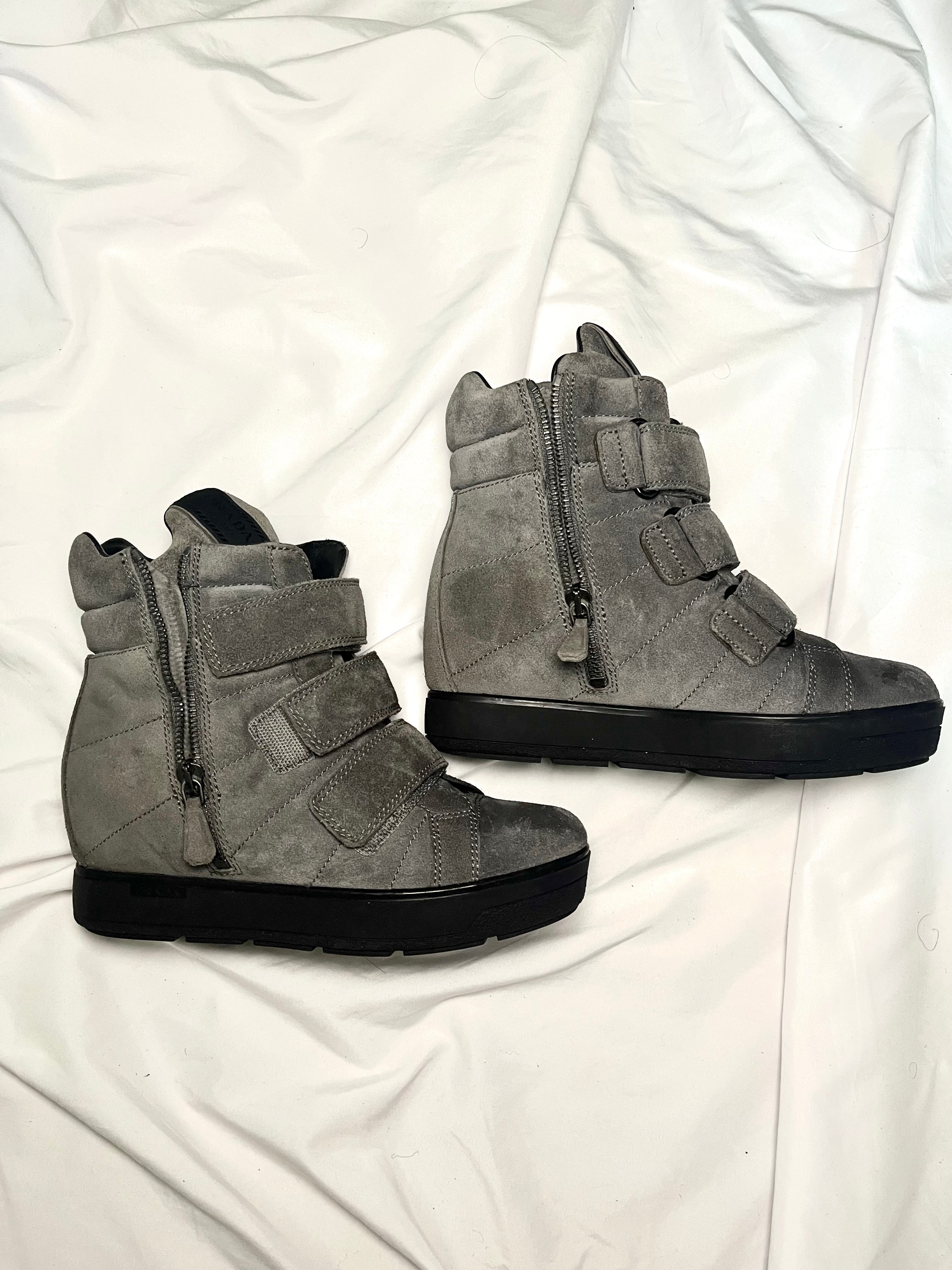 PRADA WEDGE SNEAKERS GREY SUEDE