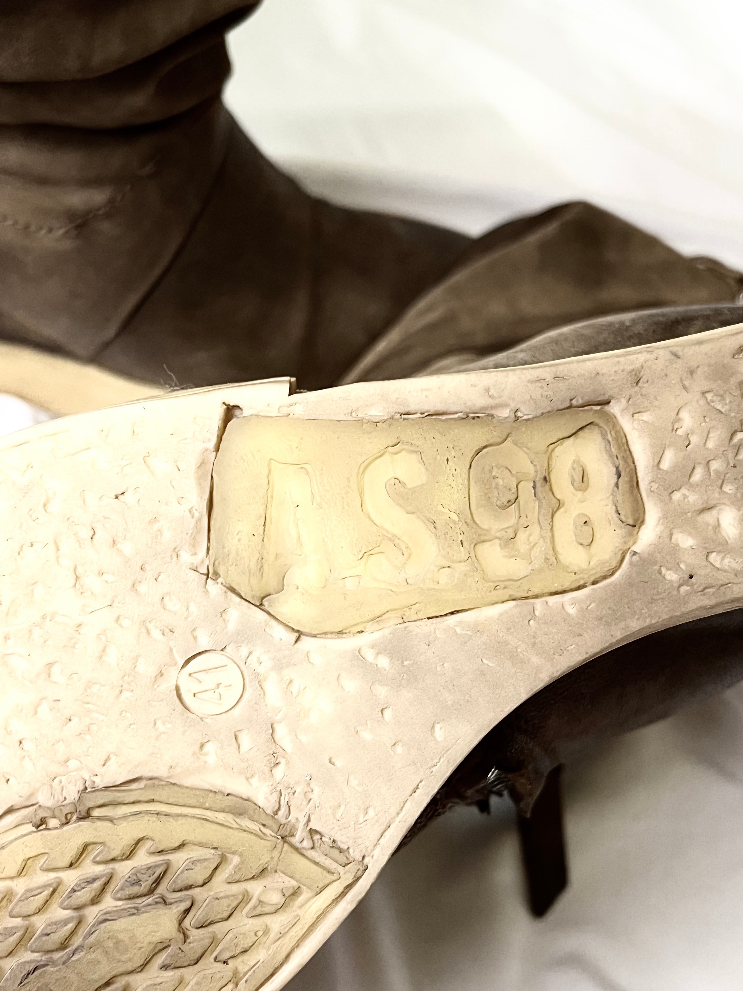AS98 TORNADO LEATHER ZIPPER WEDGES IN SIZE 41