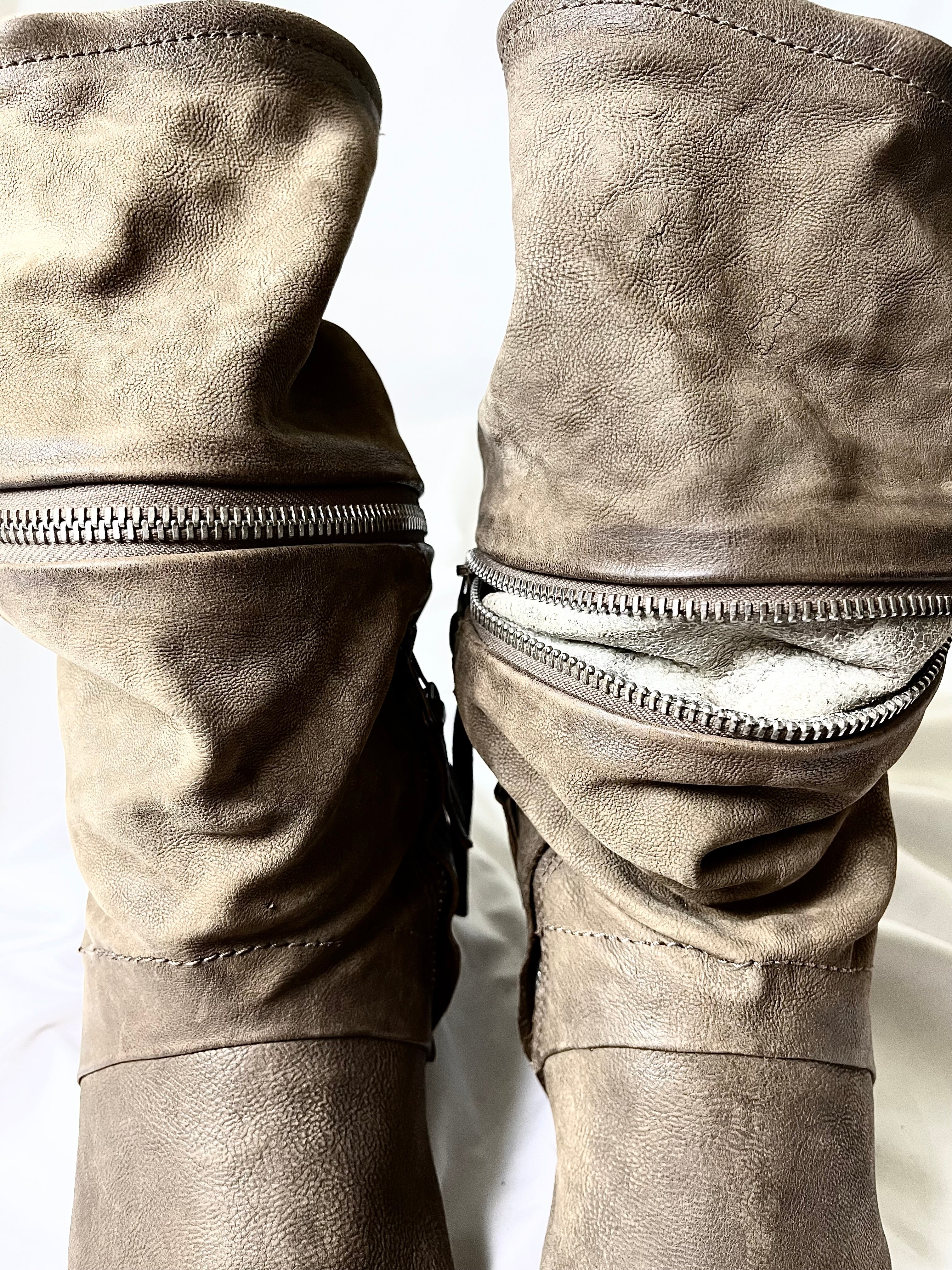 AS98 TORNADO LEATHER ZIPPER WEDGES IN SIZE 41