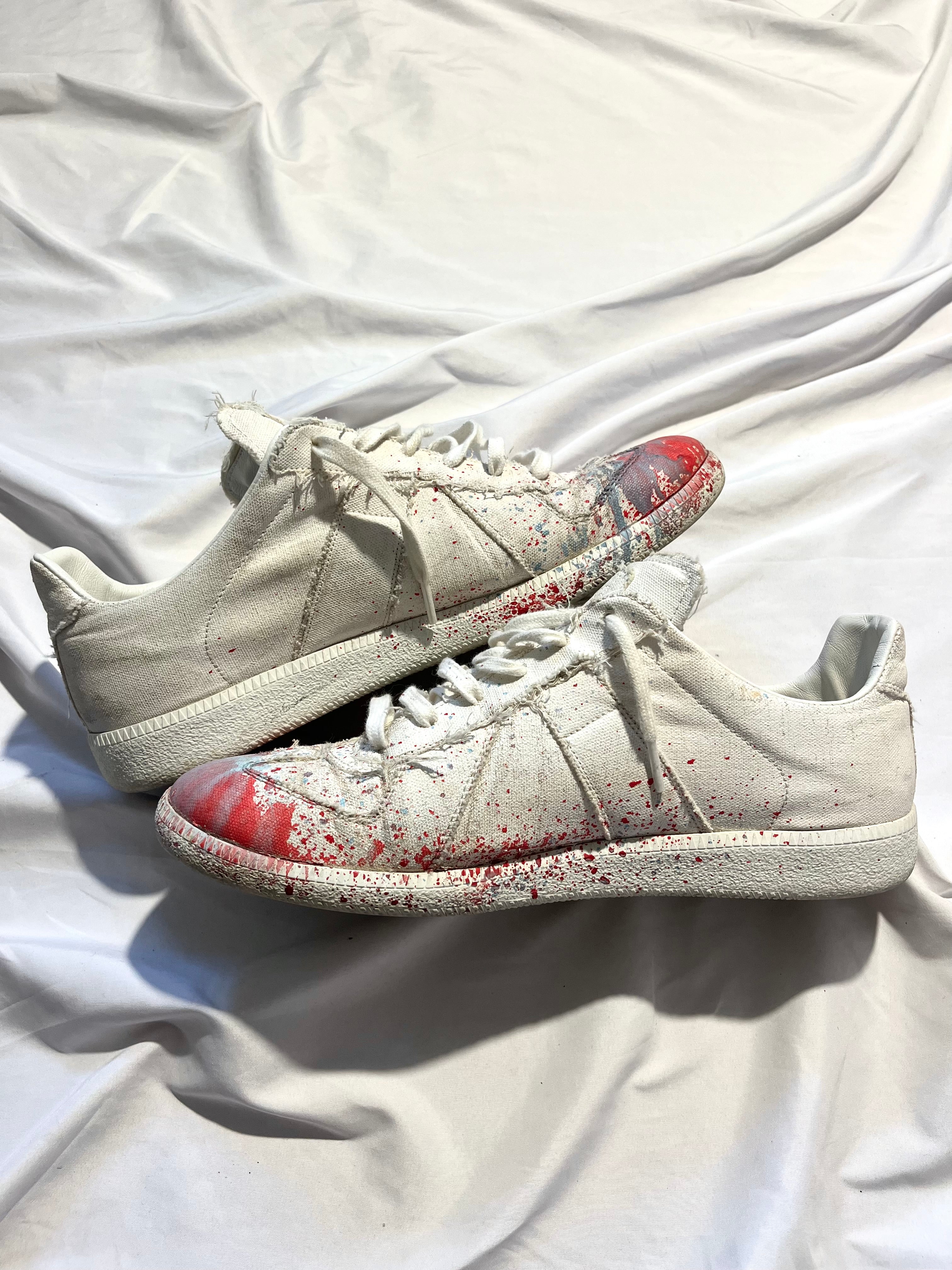 MAISON MARGIELA WHITE CANVAS PAINT SPLATTER RED/BLUE GATS