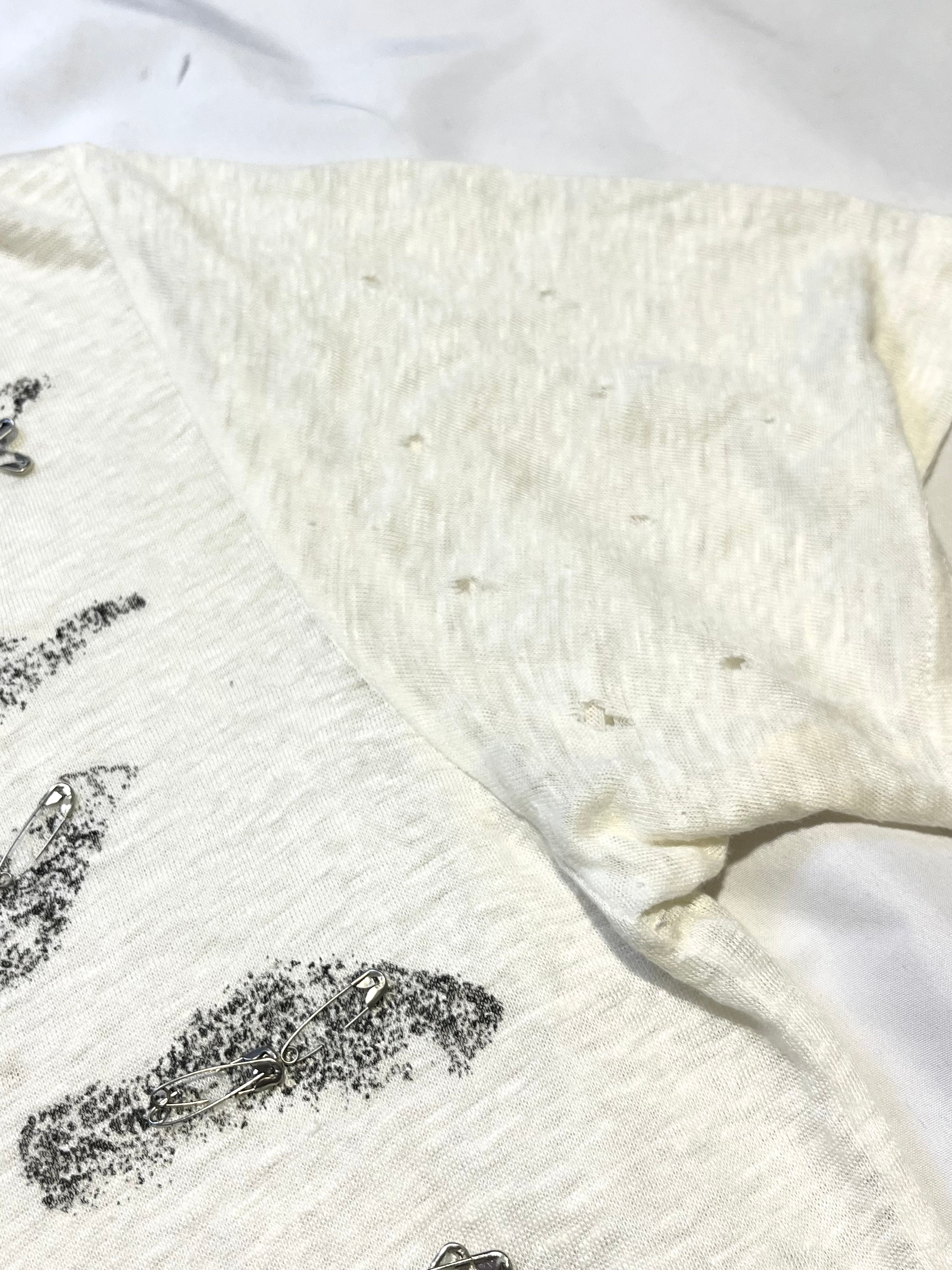 PIERRE BALMAIN "RIBCAGE" DISTRESSED SAFETY PIN T-SHIRT