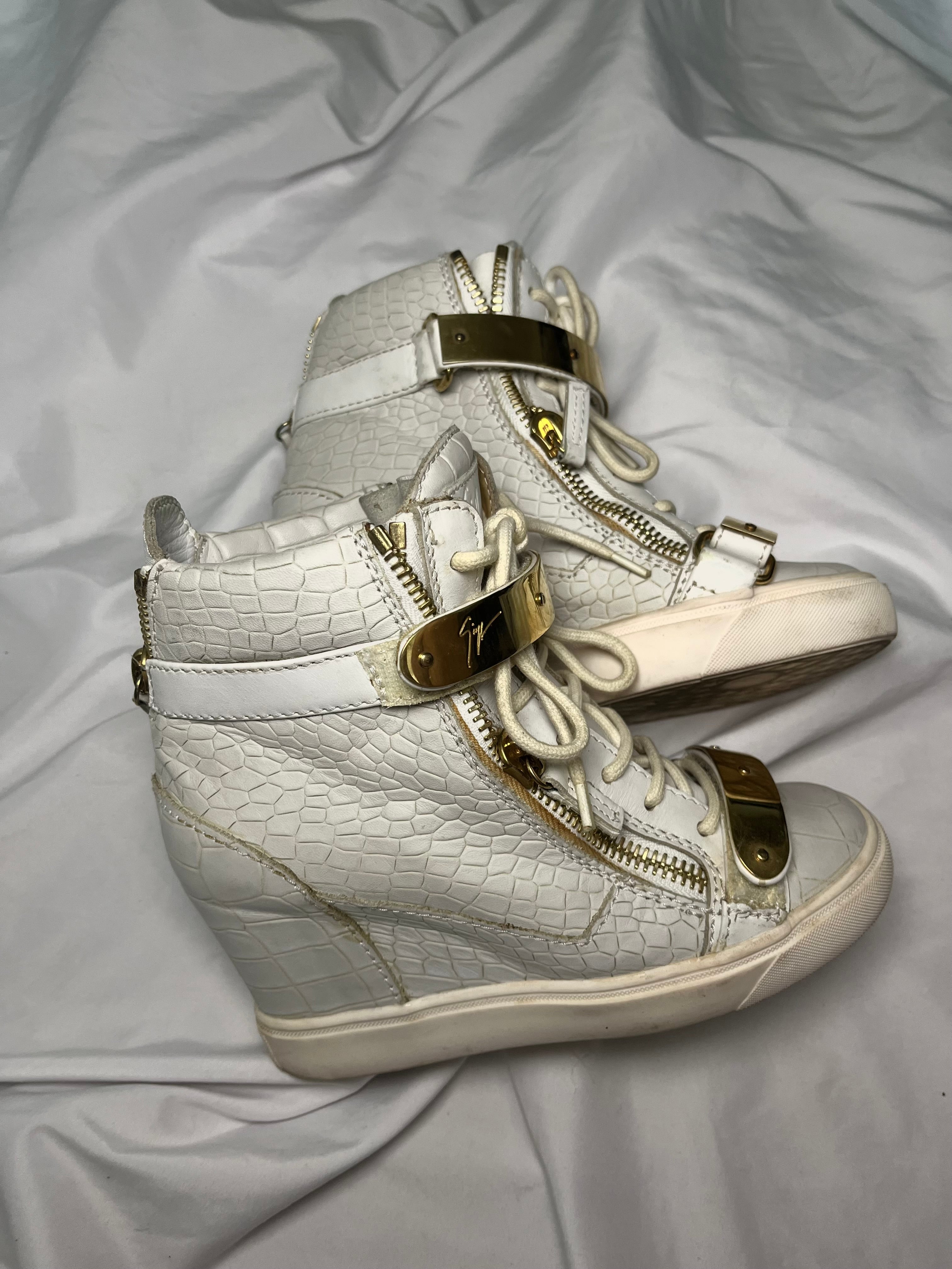 GIUSEPPE ZANOTTI “COBY” WEDGE SNEAKERS WHITE/GOLD SNAKESKIN